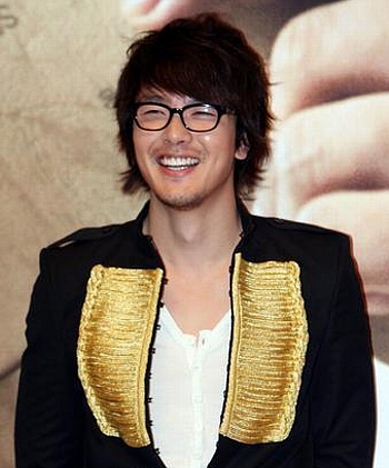 韓国俳優 パクヨンハ